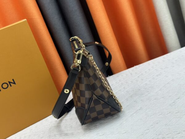 Louis Vuitton M45831 Odeon 3 Louis Vuitton M45831 Odeon - Image 2