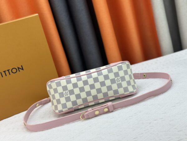 Louis Vuitton M45832 Odeon 5 Louis Vuitton M45832 Odeon - Image 3