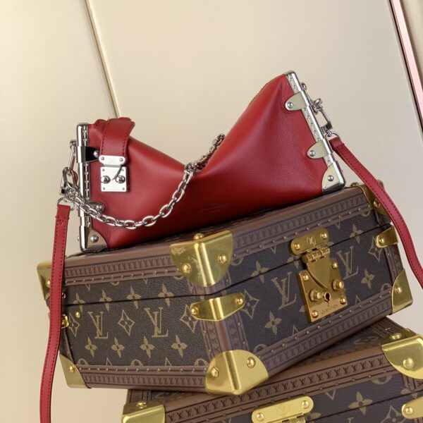 M25445 Slim Trunk Red 5 M25445 Slim Trunk Red - Image 3