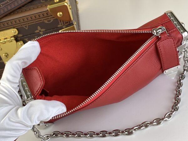 M25445 Slim Trunk Red 3 M25445 Slim Trunk Red - Image 2